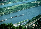 Yachthafen Kuchelau, hinten die Neue Donau, km 1935 : Hafen, Binnenschiffe